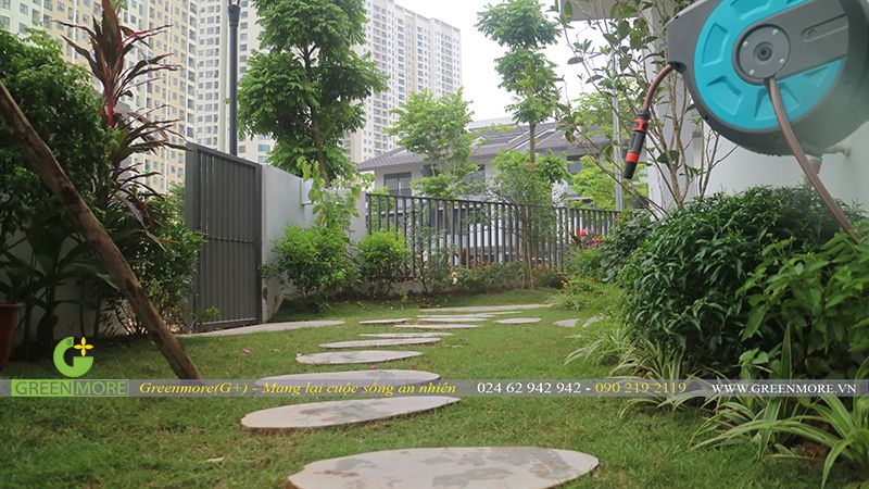 Hình ảnh thi công hoàn thiện sân vườn chị Vân KĐT Gamuda