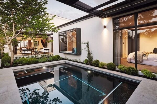 Khu vườn xanh bên trong của căn biệt thự tại Salter Point