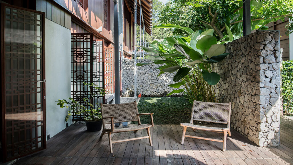Cảnh quan xanh tuyệt đẹp của căn Villa Ton tại Indonesia