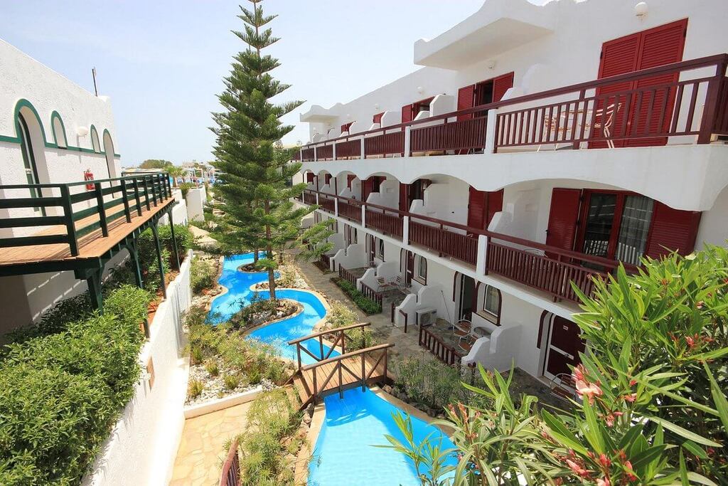 Resort & Spa với sân vườn tuyệt đẹp Mitsis Rinela Beach