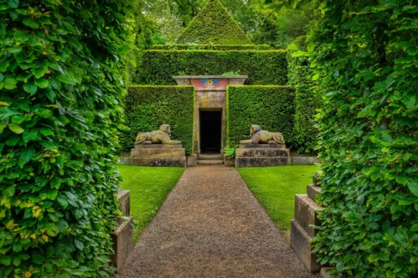 Vẻ đẹp hoàng gia của sân vườn châu Âu “Alnwick Garden”