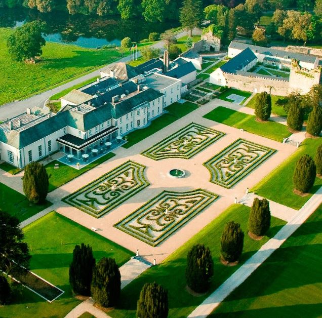 Lối vào cổ kính