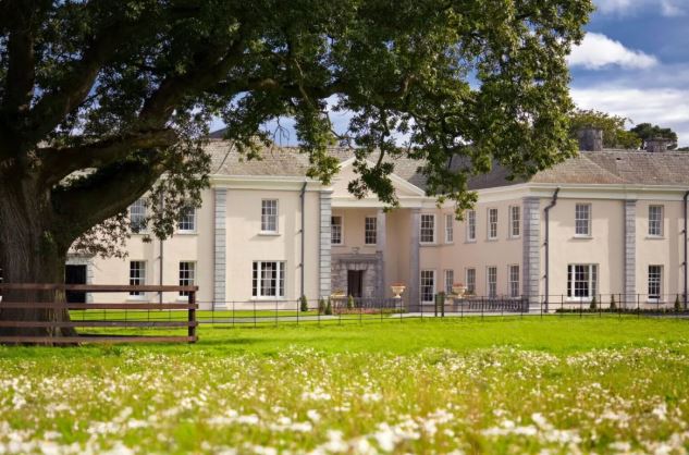 Tàn tích lâu đài thế kỷ 13