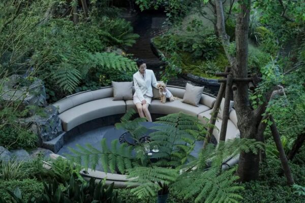 Sân Vườn Chữa Lành Giữa Ngôi Nhà Cao Cấp